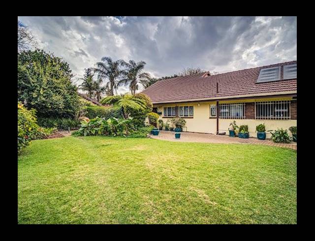 9 BEDROOM HOUSE FOR SALE IN BRACKENHURST